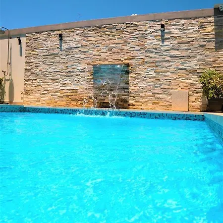 St. Peter's Pool Apartman *
