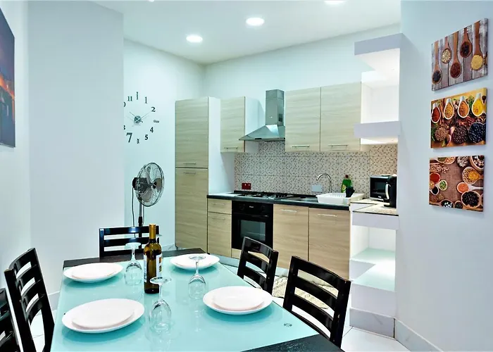 St. Peter's Pool Apartment *