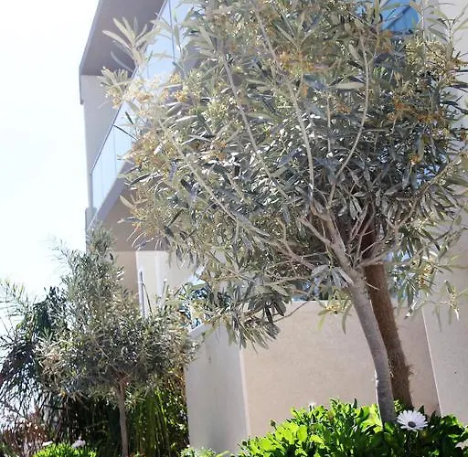 St. Peter's Pool Apartment *